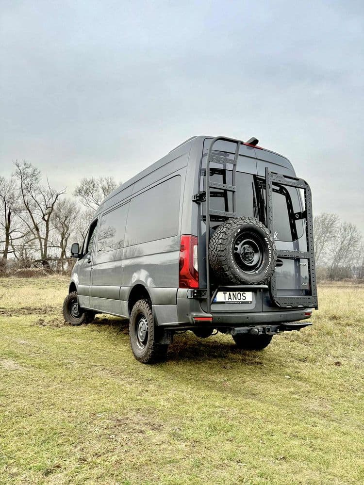 Aluminiowe mocowanie koła zapasowego z drabinką do Mercedes Sprinter 907 thumbnail 2