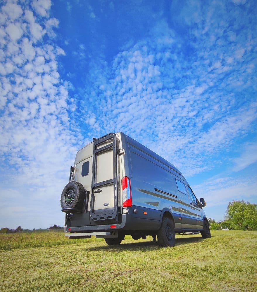 Aluminiowy stelaż wielofunkcyjny Ford Transit mk8