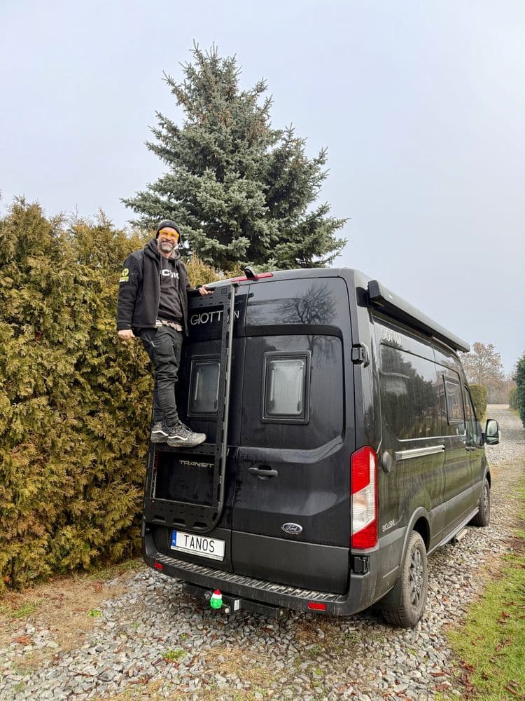 Aluminiowy stelaż wielofunkcyjny do Ford Transit na lewe drzwi thumbnail 3