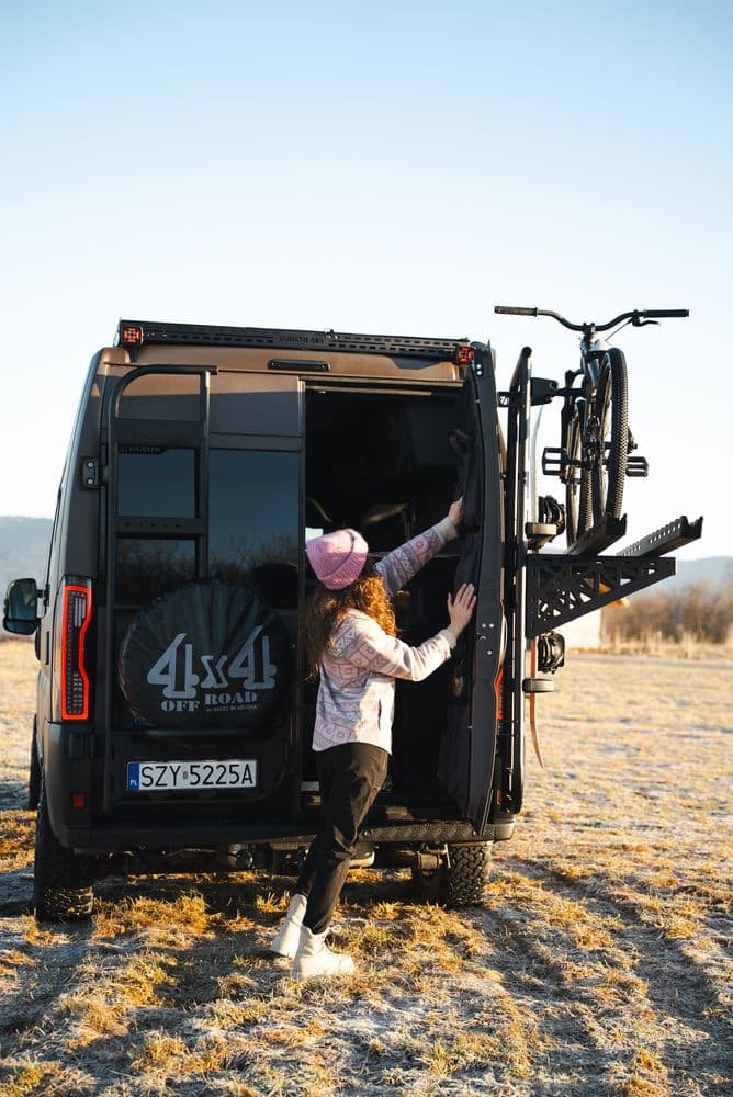 Aluminiowe mocowanie koła zapasowego z drabinką do Fiata Ducato thumbnail 2